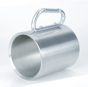 Двухслойная кружка из нержавеющей стали с карабином