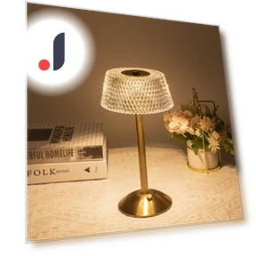 Светодиодная настольная лампа с USB-зарядкой — Настольные лампы, Luminaire Lighting Mall