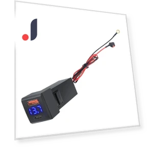 Умное автомобильное зарядное устройство с LED вольтметром и двойным USB PD — Зарядные устройства, Motorgo Premium