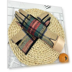 Перчатки шерстяные клетчатые с пятью пальцами для сенсорного экрана — Перчатки, Female s