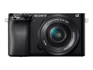 Зеркальная камера с объективом 16-50 мм, Sony