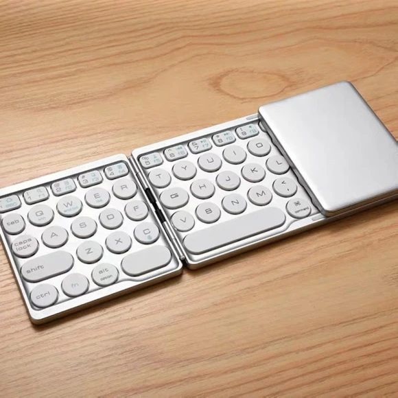 Folding Bluetooth Keyboard with Touchpad — Keyboards, Bellatrix