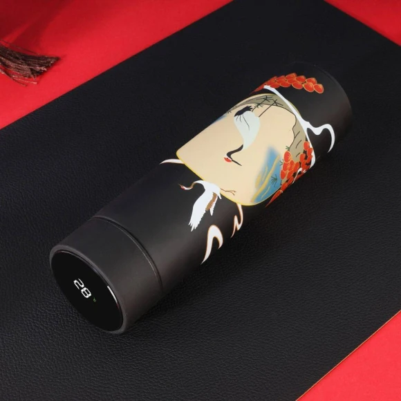 Vacuum Thermos Water Bottle with Smart Temperature Display — Travel Drinkware, SHyunjing