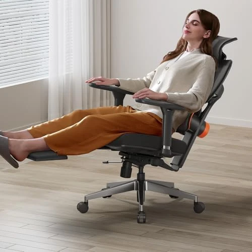 Ergonomic Office Chair with Footrest — Smart Chairs, NEWTRAL
