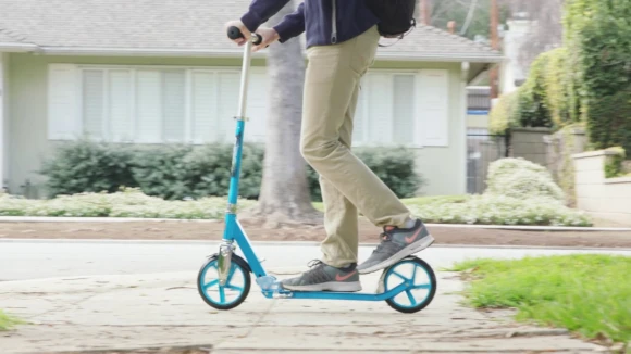 Kick Scooter for Kids Ages 8+, Razor