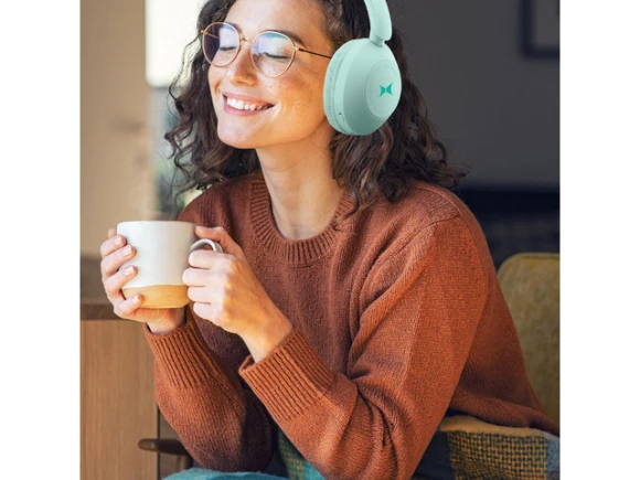 Over-ear wireless Bluetooth headphones — Wireless Earbuds, Generic Logic, Inc.