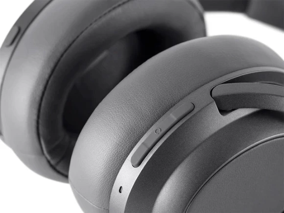 Over-ear Bluetooth headphones, Black — Wireless Earbuds, Monoprice