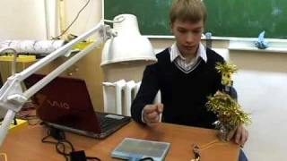Елочная игрушка на солнечной батарее