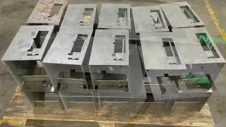 vỏ máy kim loại