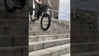 Reevo - stairs attack!