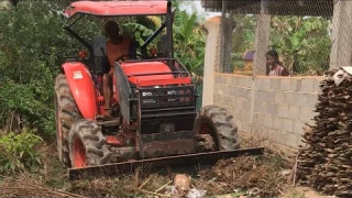 Tractor push the road to the plantation / tractor Kubota M-60 40 SU | agriculture Tractor |