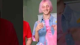 ЧТО У КАРЕЙКИ В СУМОЧКЕ?