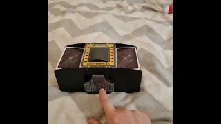 Как работаешь автоматическая картомешалка для игральных карт