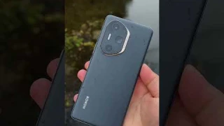 Honor 300 Ultra: You Get a LOT for Your Money!