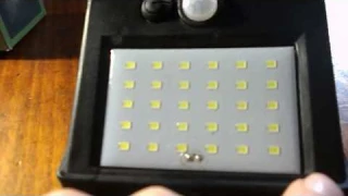 Светильник с датчиком движения на солнечной батарее