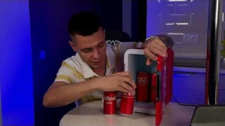 Мини холодильник для напитков и косметики...