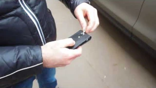 Экранирующий кожаный футляр для авто-брелка с бесконтактной системой доступа к автомобилю