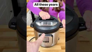 There’s a place to put the lid on an instant pot #instantpot #pressurecooker #cookingtip