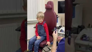 Отоскопия - осмотр уха ребенку