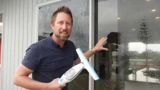 WindoWow™ E-Blade Window Vacuum