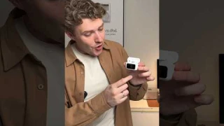 Новые AirPods с экраном!