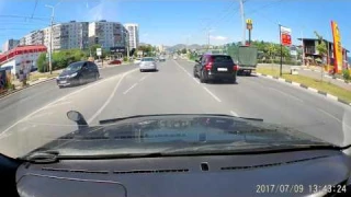 Xiaomi YI CAR DASH DVR. Жара +30, в машине больше.