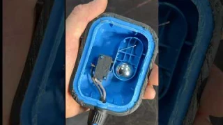 Принцип работы поплавкового выключателя дренажного насоса в разрезе крупным планом😎👍