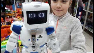 Робот интерактивный Эпсилон-Ти . эмоции на мониторе .. Ипсиланти 38 нигаред ба ін ба мониторе.