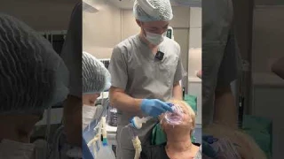 Как происходит ввод пациента в состояние общей анестезии? #shorts