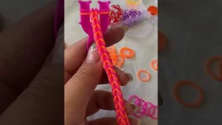 А вы плели такие браслеты из резиночек? ✨