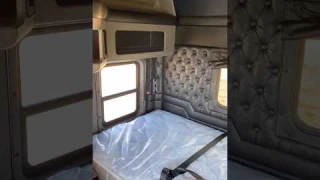 Kenworth W900 Sleeper 🛌🥱#new #truckdriver #trucking #truckdriverjobs #truck #sleeper #kw #w9