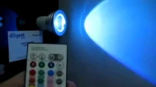 Spalvota LED lempa su distanciniu pultu(Цветная светодиодная лампа с пультом дист управления)