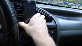Правильное крепление для мобильного телефона в автомобиле!