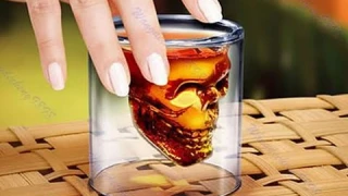Посылки с Aliexpress: распаковка оригинальной рюмки с черепом