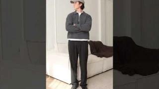 что носить мужчине осенью, как вам? артикул на вб: 199421599 (брюки), 246678362 (свитер) #fashion