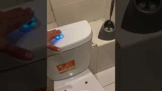 Бесконтактный слив для бачка унитаза