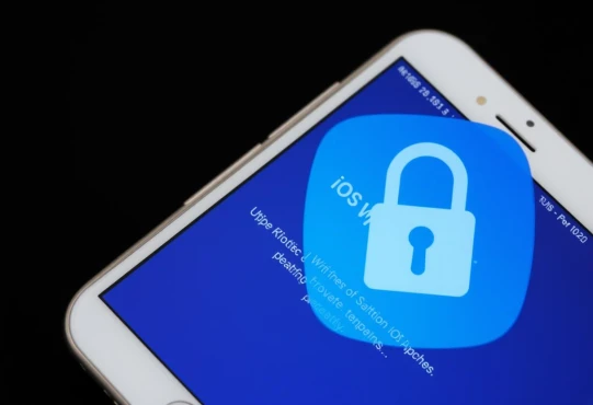 iOS 18.4.1 закрывает две уязвимости iPhone, использованные в сложных атаках