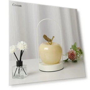 Перезаряжаемая светодиодная настольная лампа в форме яблока — Оригинальные светильники, Chic Home