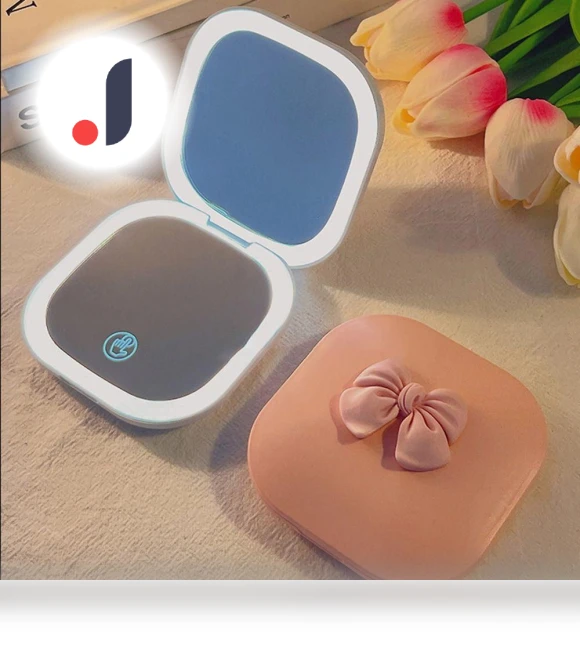 Double-sided LED makeup mirror — Makeup, huilibanye