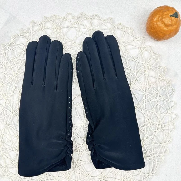 Winter Touchscreen Gloves — Gloves & Mittens, Female s