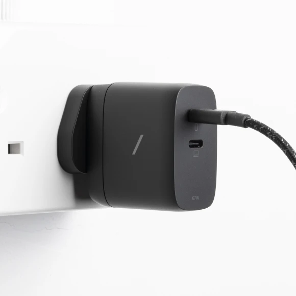 Fast GaN Charger — Power Bank, Native Union