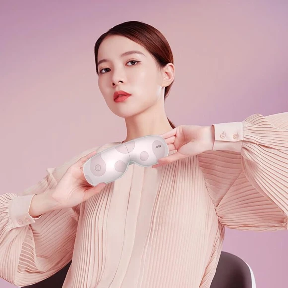 Smart Heated Eye Massager — Massage Gun, Breo