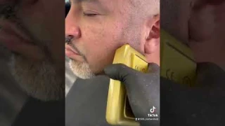 HOW TO USE AN ELECTRIC RAZOR