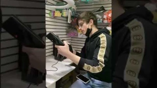 Настольная лампа с беспроводной зарядкой