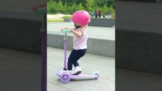 Teeny 3 Wheel Scooter Demo | Model Age: 2 Yrs | Model Height: 90CM/ 2.9FT | BOLDCUBE Scooters