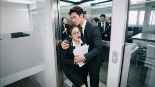 灰姑娘不小心撞到億萬霸總，竟成了總裁的隱婚夫人!全公司都欺負她這個實習生，總裁心疼壞了連忙把她抱在懷裡哄#實習生成為總裁夫人#棠糖短劇