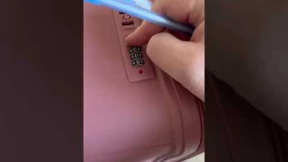 Как установить код на замке чемодана с системой TSA #кодовый замок #установитькодначемодане