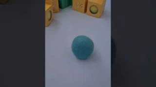 Мячик из шерсти для кошек и собак со звуком. Интерактивная игрушка.