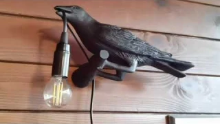 Настенный светильник-бра в форме чёрного Ворона.