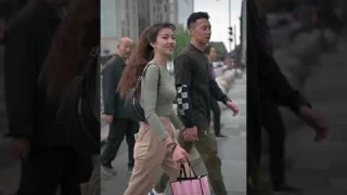 【抖音】 小姐姐原来不知道街拍是用相机拍的！#穿搭 #魔映 #抖音 #Tiktok